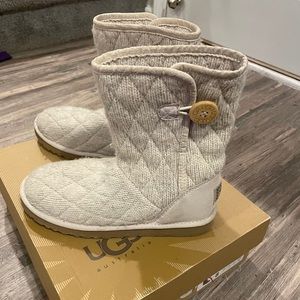 UGG Mountain Quilted Short Boot